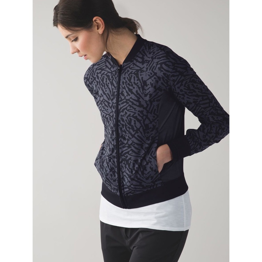Lululemon‎ Noir Jacket II Biggie Brushed Animal Coal Black 4